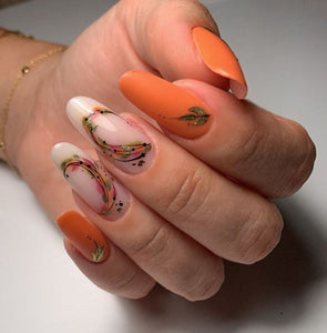 Foliage e manicure: i colori delle foglie sulle unghie da salone